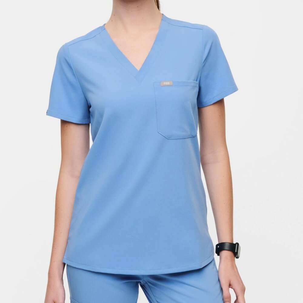 Catarina One-Pocket Scrub Top